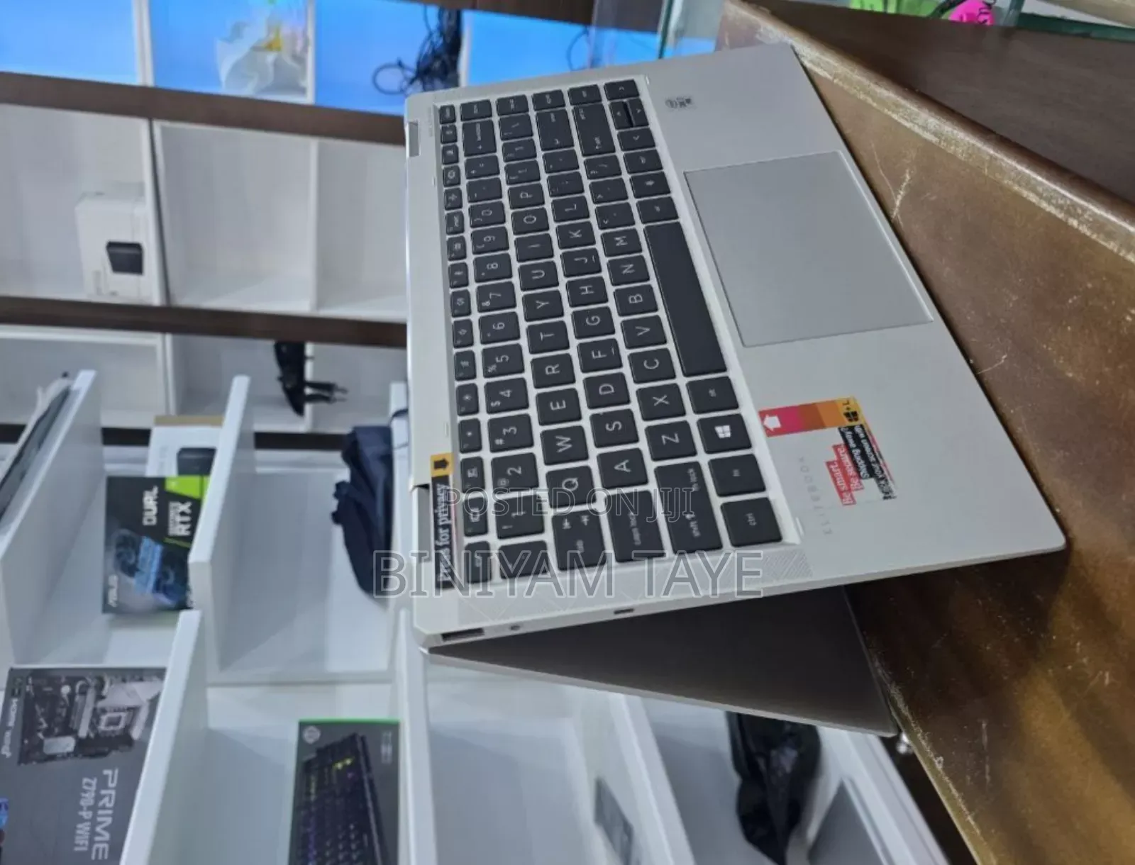 New Laptop HP EliteBook X360 1040 G7 16GB Intel Core I7 SSD 512GB