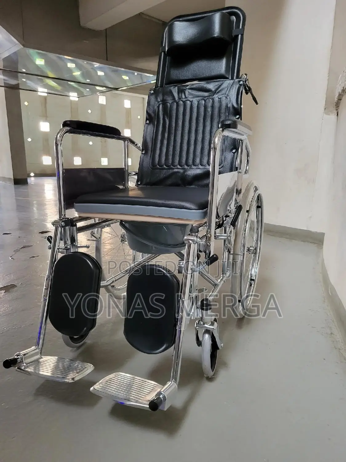 Commode Attached Position 180 Degree Sleeping Wheelchair