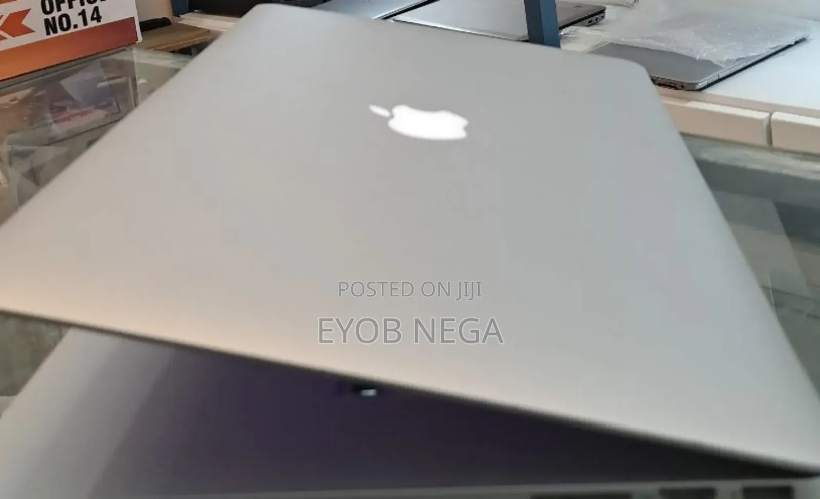 New Laptop Apple MacBook Pro 2017 8GB Intel Core I5 SSD 256GB