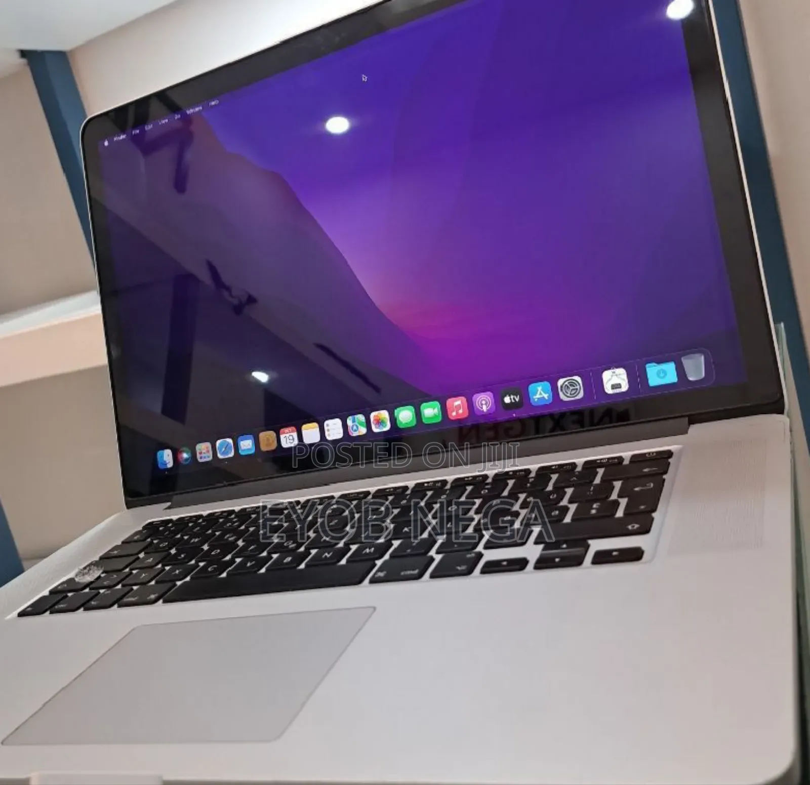 New Laptop Apple MacBook Pro 2017 8GB Intel Core I5 SSD 256GB