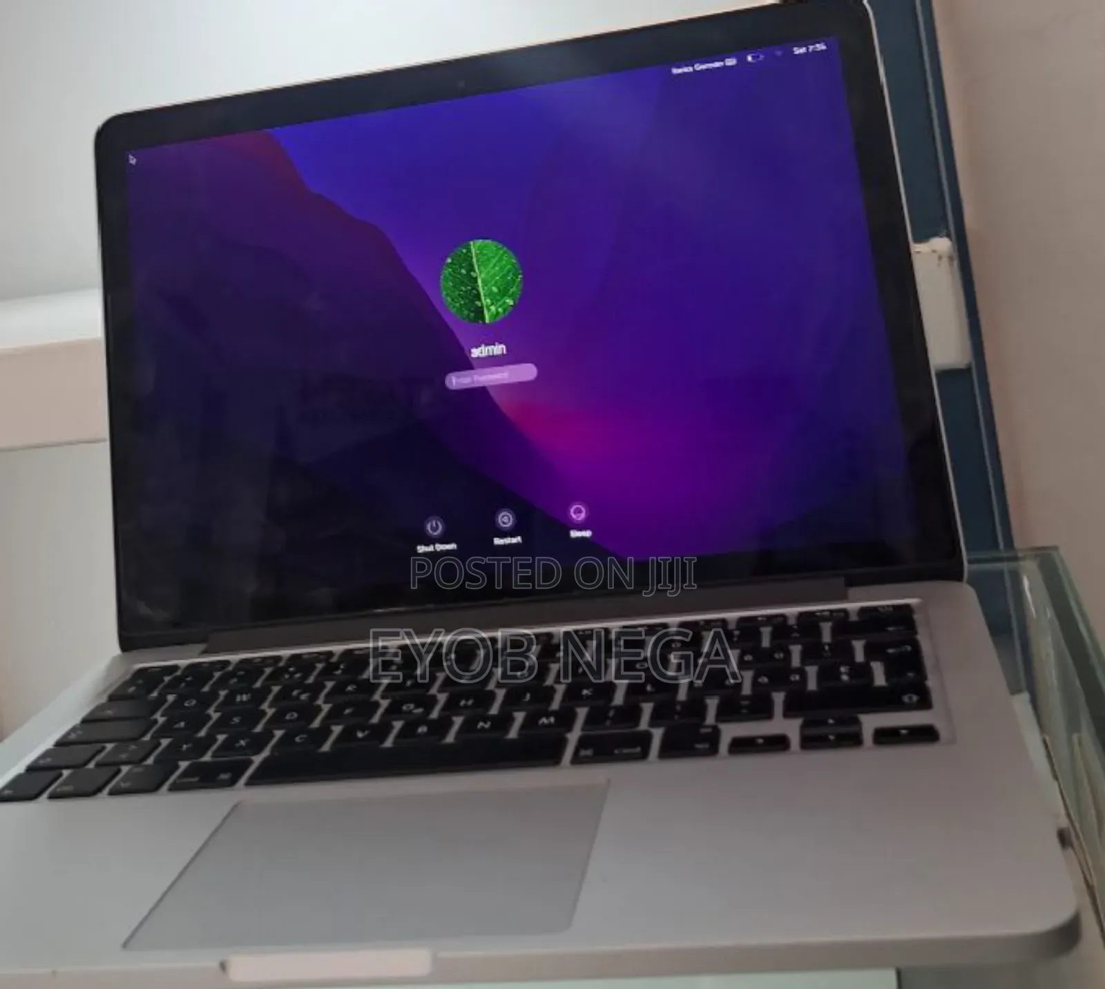 New Laptop Apple MacBook Pro 2017 8GB Intel Core I5 SSD 256GB