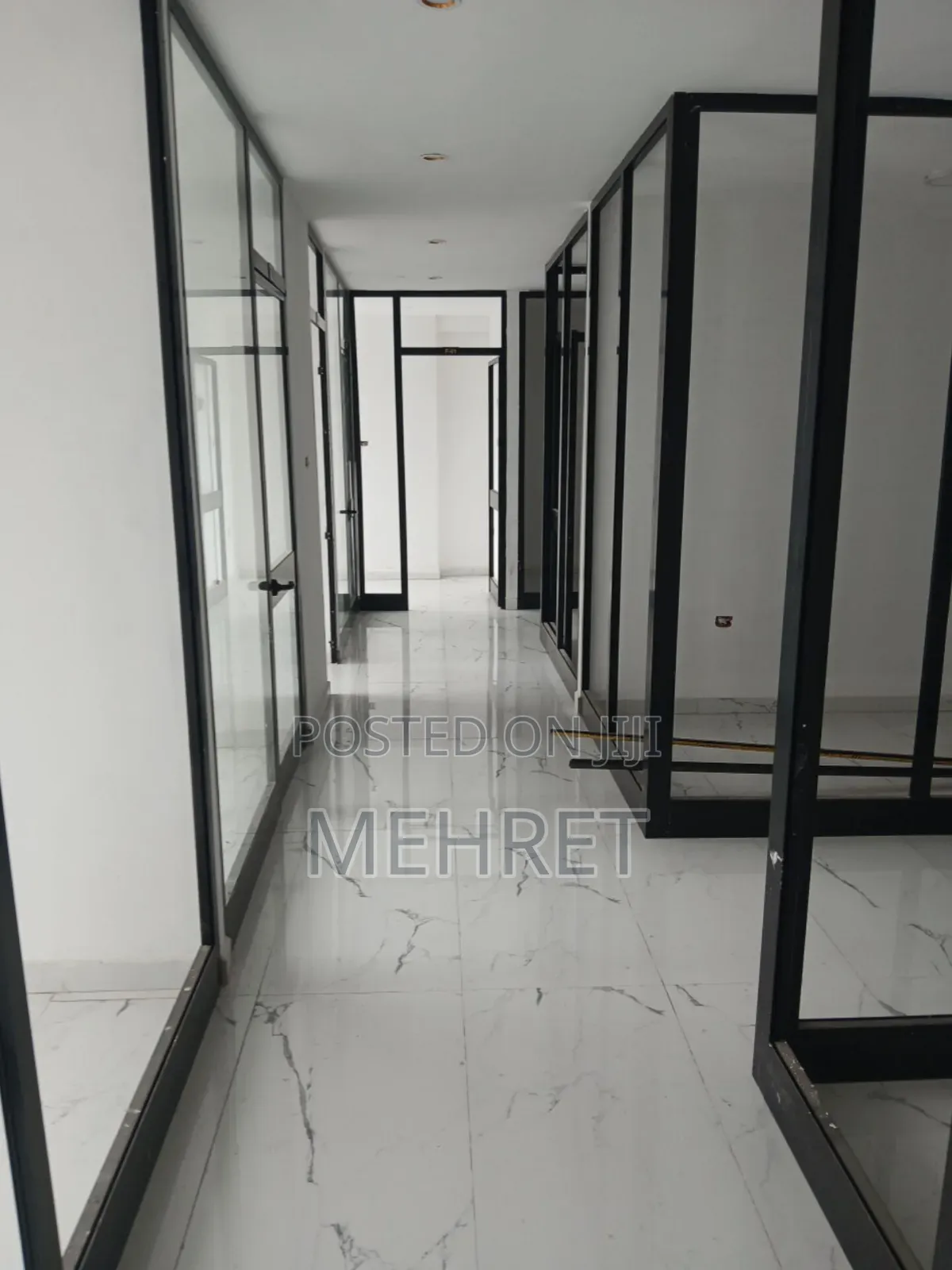 Furnished 1bdrm Apartment in ሾላ ፕላዛ, Yeka for sale