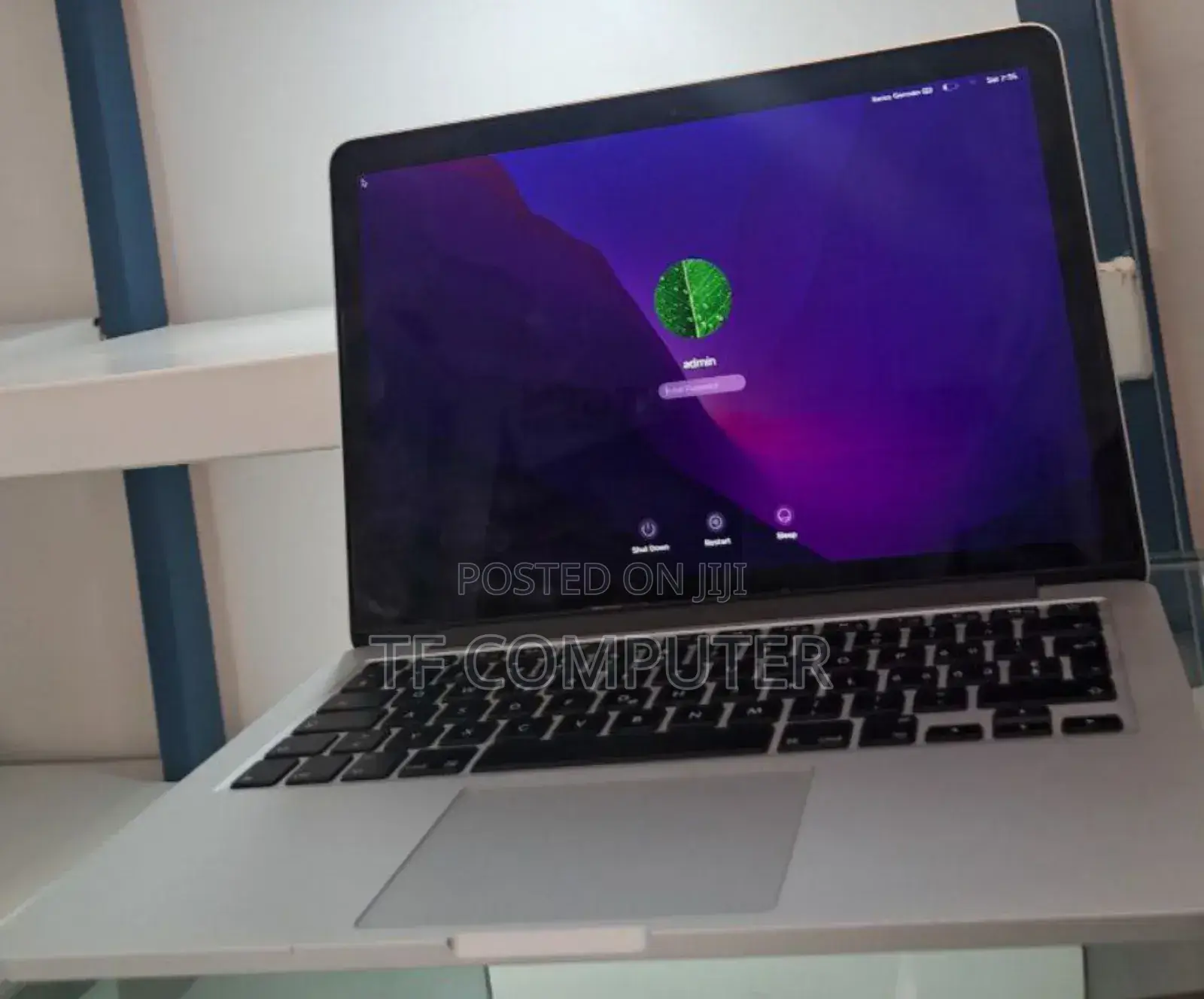 New Laptop Apple MacBook Pro 2017 8GB Intel Core I5 SSD 256GB