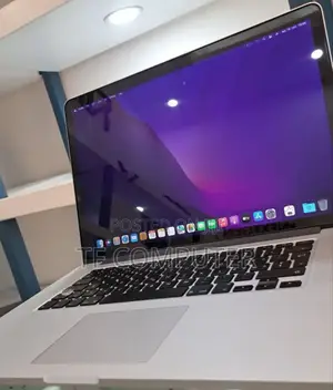 New Laptop Apple MacBook Pro 2017 8GB Intel Core I5 SSD 256GB