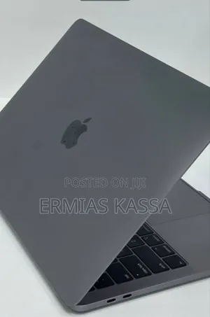 New Laptop Apple MacBook Pro 2019 16GB Intel Core I5 SSD 256GB