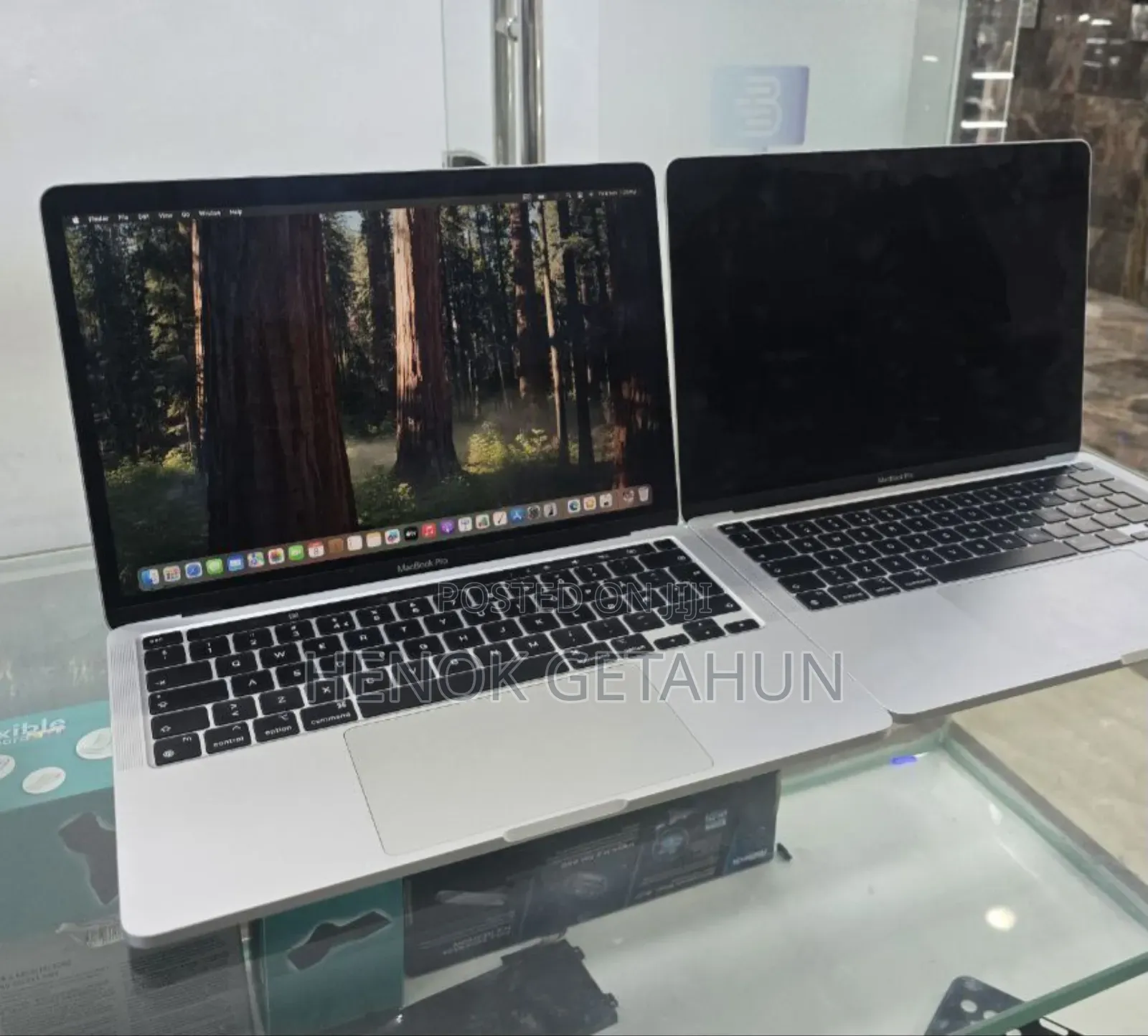 New Laptop Apple MacBook Pro 2020 M1 8GB Intel Core I5 SSD 256GB