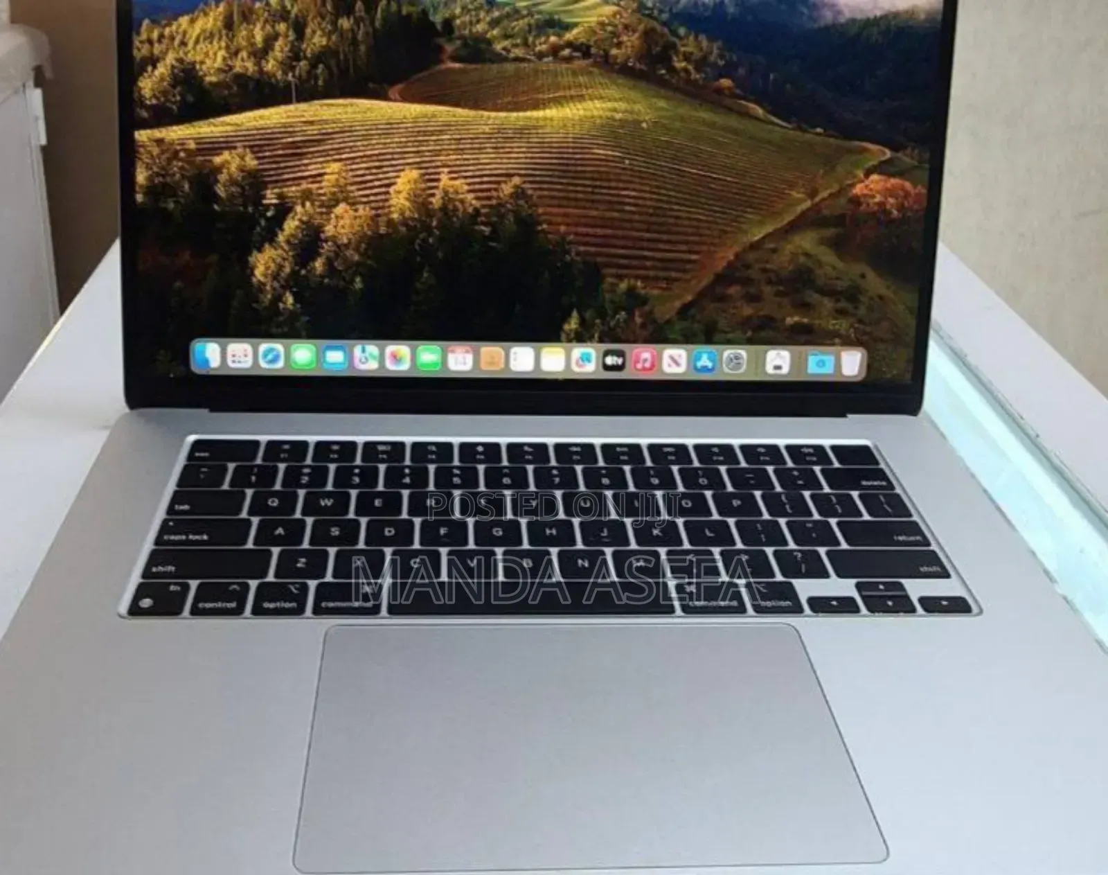New Laptop Apple MacBook Air 2022 M2 8GB Apple M2 SSD 256GB