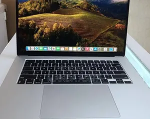 New Laptop Apple MacBook Air 2022 M2 8GB Apple M2 SSD 256GB
