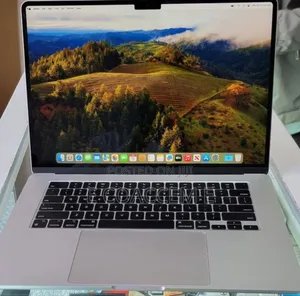 Photo - New Laptop Apple MacBook 8GB Apple M2 SSD 256GB
