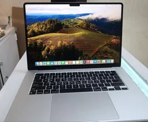 New Laptop Apple MacBook 8GB Apple M2 SSD 256GB