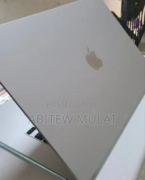 Photo - New Laptop Apple MacBook Air 2023 M2 8GB Apple M2 SSD 256GB