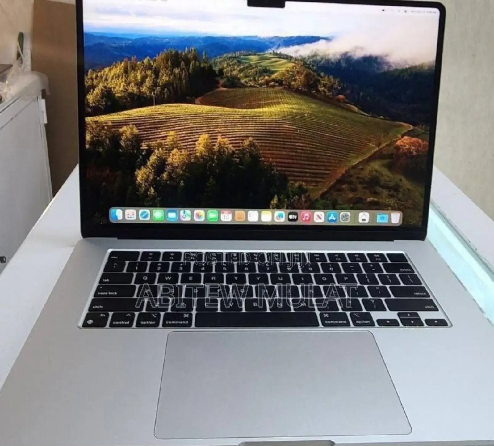 New Laptop Apple MacBook Air 2023 M2 8GB Apple M2 SSD 256GB