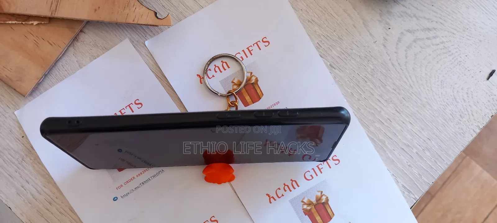 Key Chain With Phone Stand,Cat