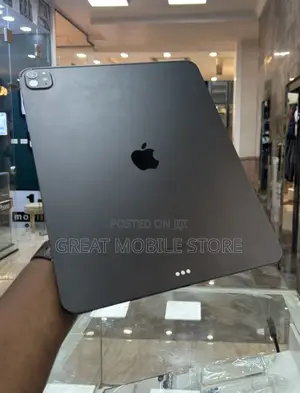 Photo - New Apple iPad Pro 13 (2024) 256 GB Black