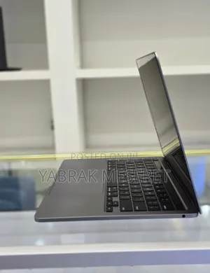 New Laptop Apple MacBook Pro M1 16GB Apple M1 Pro SSD 1T