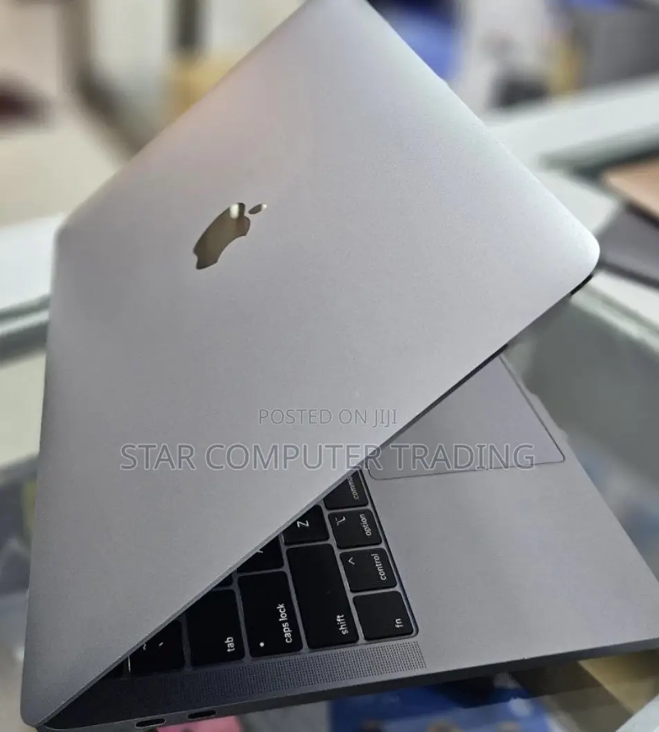 New Laptop Apple MacBook Pro 2020 8GB Intel Core I5 SSD 256GB