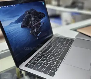 Photo - New Laptop Apple MacBook Pro 2020 8GB Intel Core I5 SSD 256GB