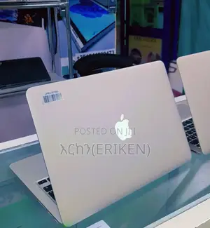 New Laptop Apple MacBook Pro 2015 8GB Intel Core I7 SSD 256GB