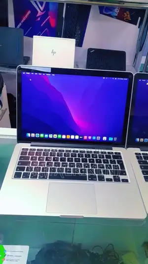 New Laptop Apple MacBook Pro 2015 8GB Intel Core I7 SSD 256GB