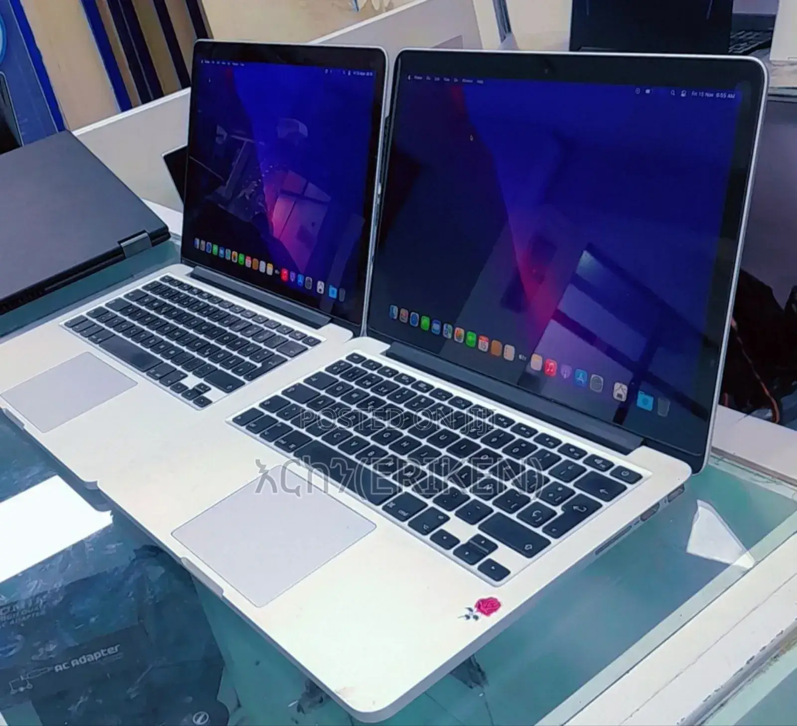 New Laptop Apple MacBook Pro 2015 8GB Intel Core I7 SSD 256GB