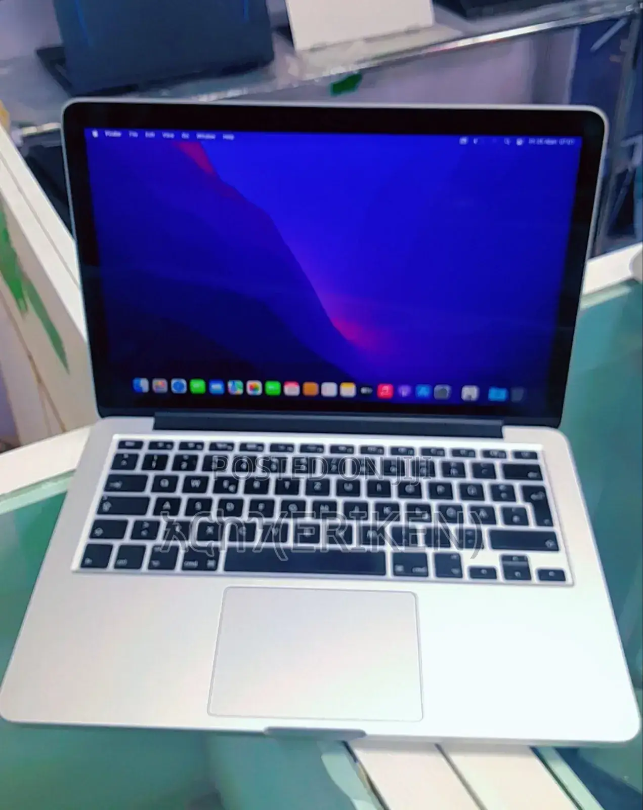 New Laptop Apple MacBook Pro 2015 8GB Intel Core I7 SSD 256GB