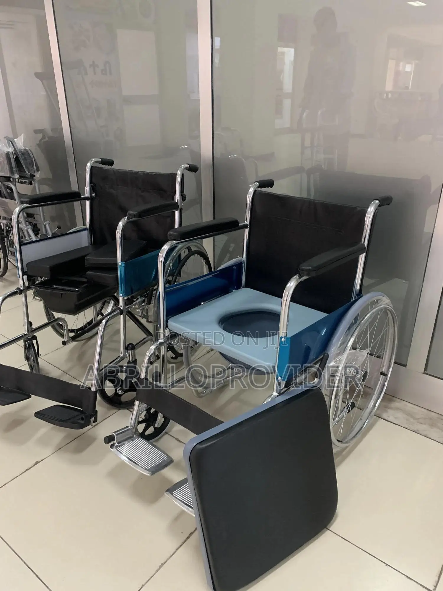 Commode Wheelchair1:3wheelchair፮wheelchair1]3wheelchair2:3