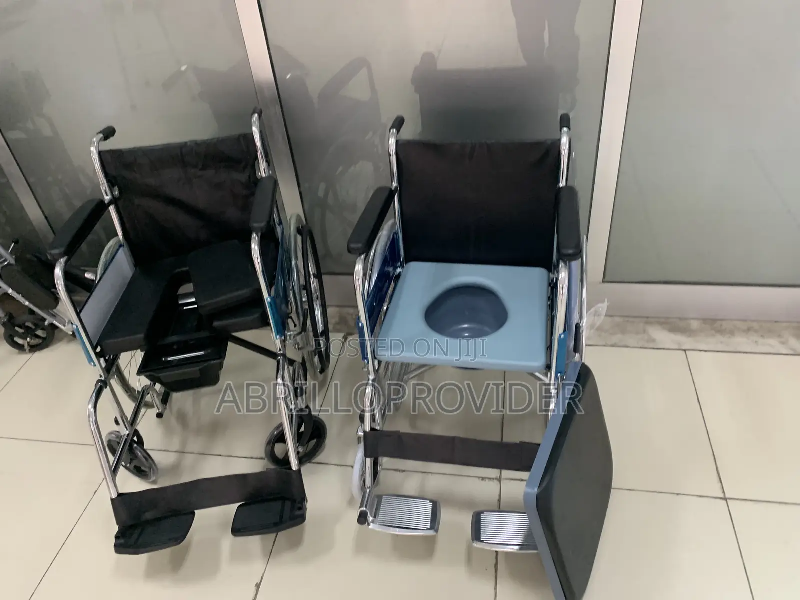 Toilet and Shower Wheelchair€Wheelchair£Wheelchair6(5wheel