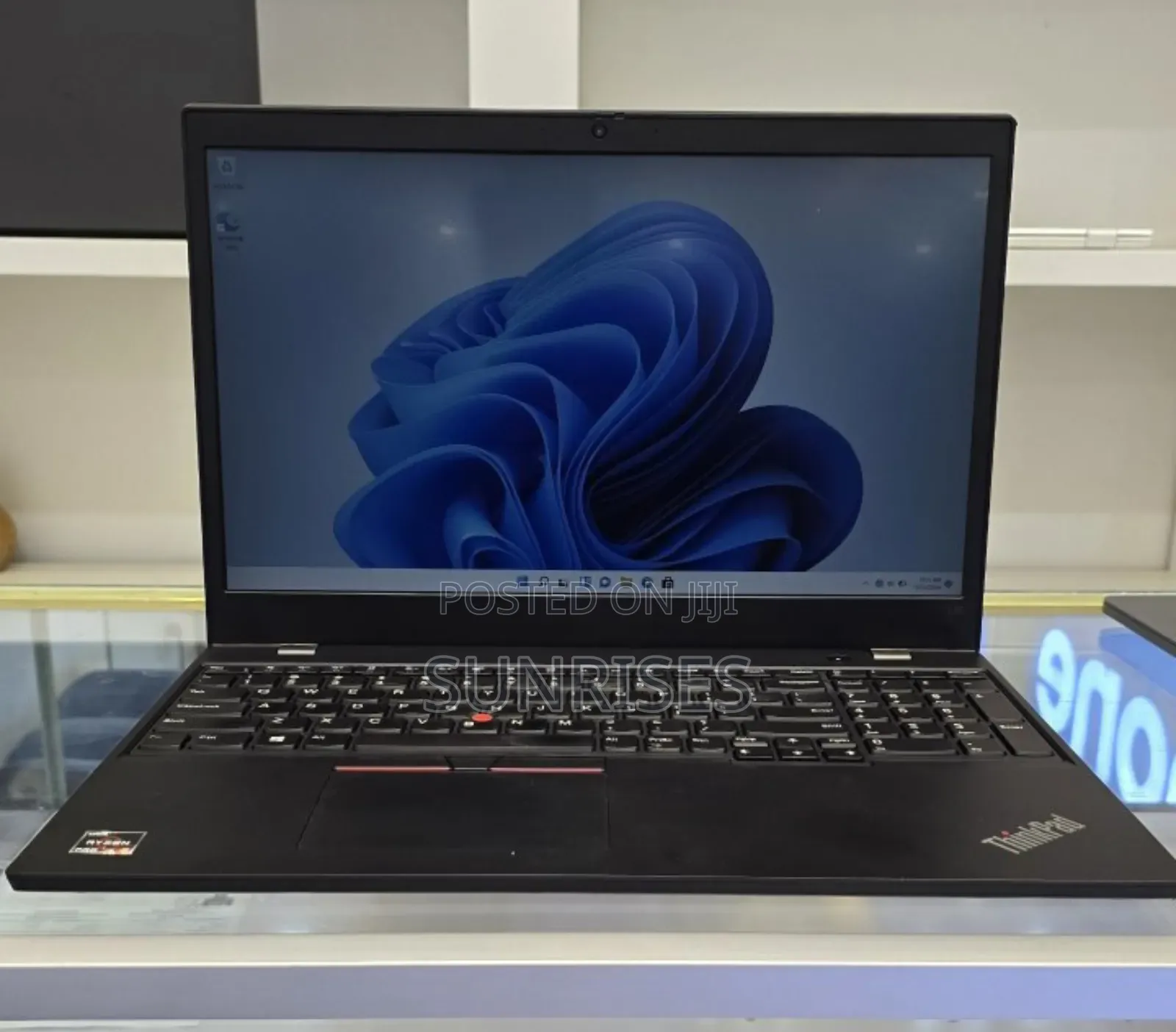 New Laptop Lenovo ThinkPad A22p 8GB AMD Ryzen 5 SSD 256GB