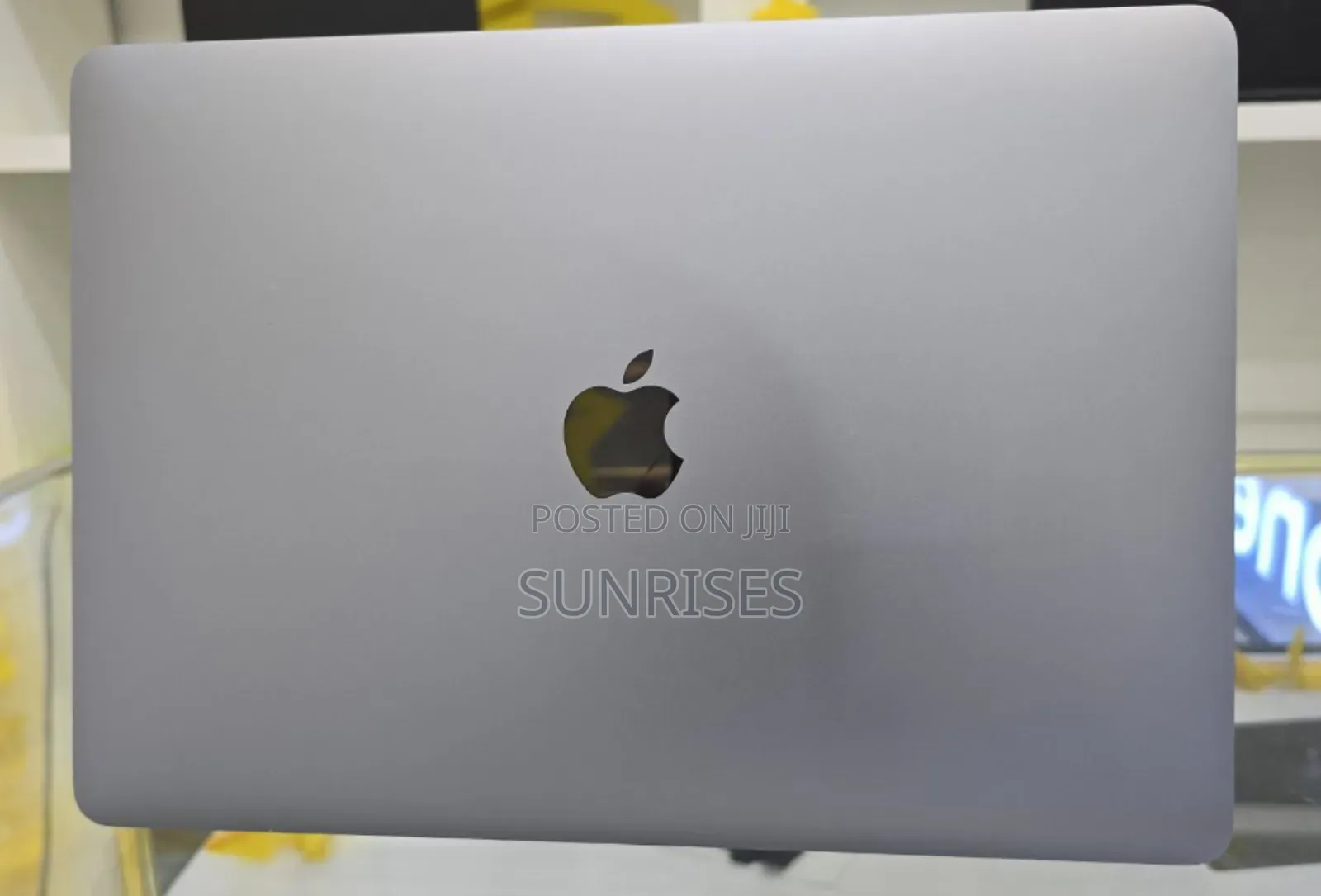 New Laptop Apple MacBook Pro M1 8GB Apple M1 SSD 256GB