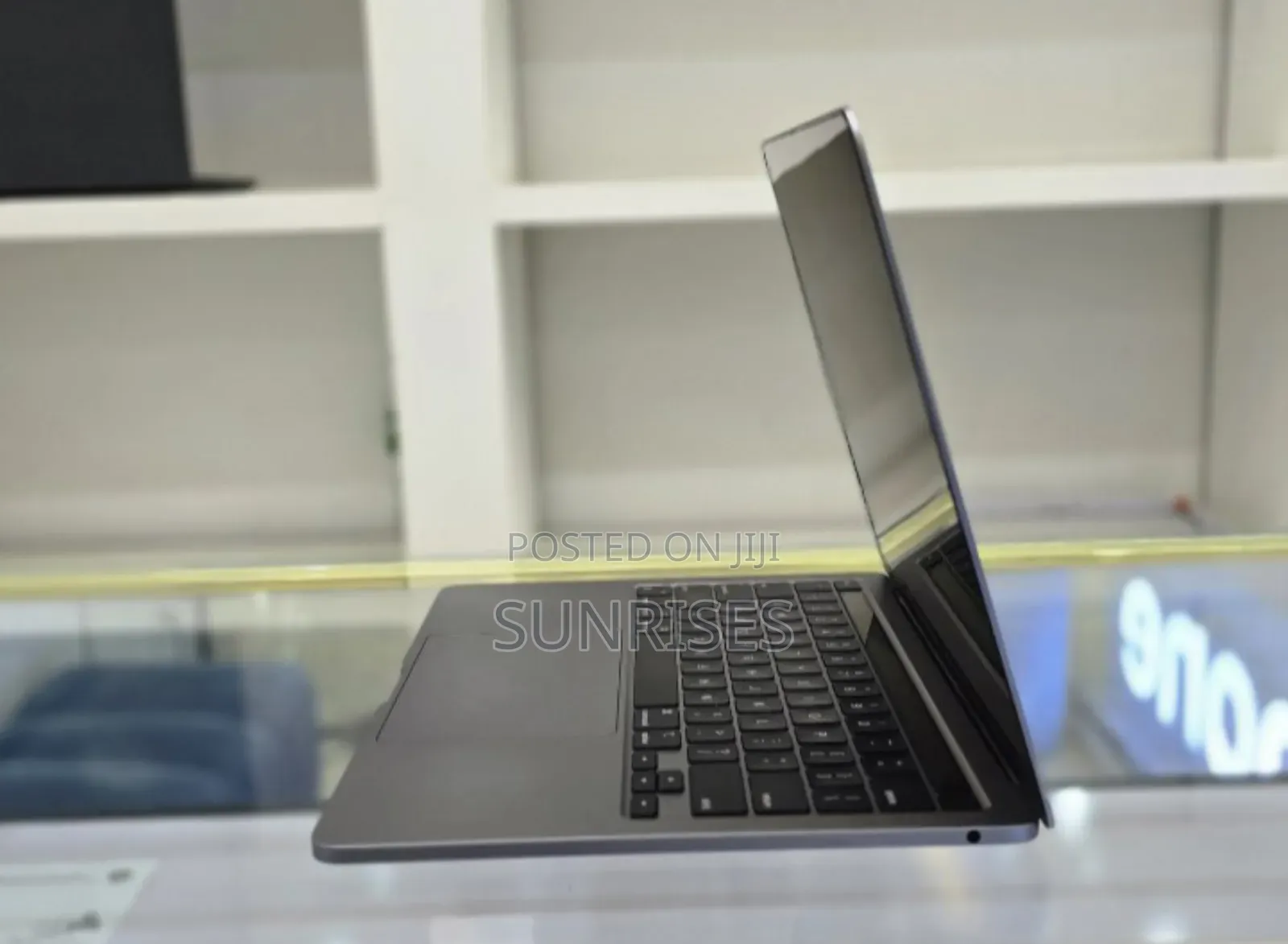 New Laptop Apple MacBook Pro M1 16GB Apple M1 SSD 1T