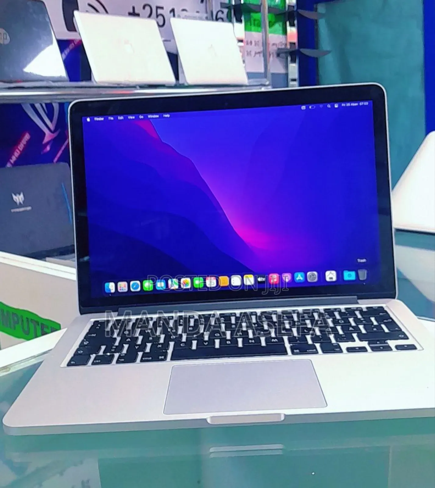 New Laptop Apple MacBook Pro 2015 8GB Intel Core I7 SSD 256GB