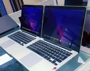 New Laptop Apple MacBook Pro 2015 8GB Intel Core I7 SSD 256GB