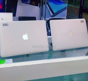 New Laptop Apple MacBook Pro 2015 8GB Intel Core I7 SSD 256GB