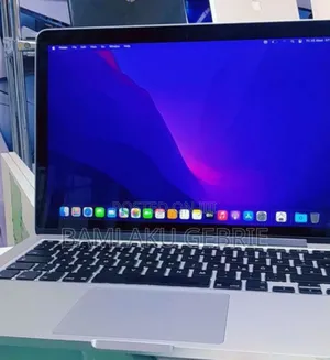 New Laptop Apple MacBook Pro 2015 8GB Intel Core I5 SSD 256GB