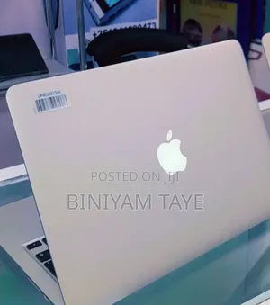 New Laptop Apple MacBook Pro 2015 8GB Intel Core I7 SSD 256GB