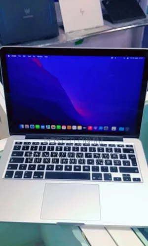 New Laptop Apple MacBook Pro 2015 8GB Intel Core I7 SSD 256GB