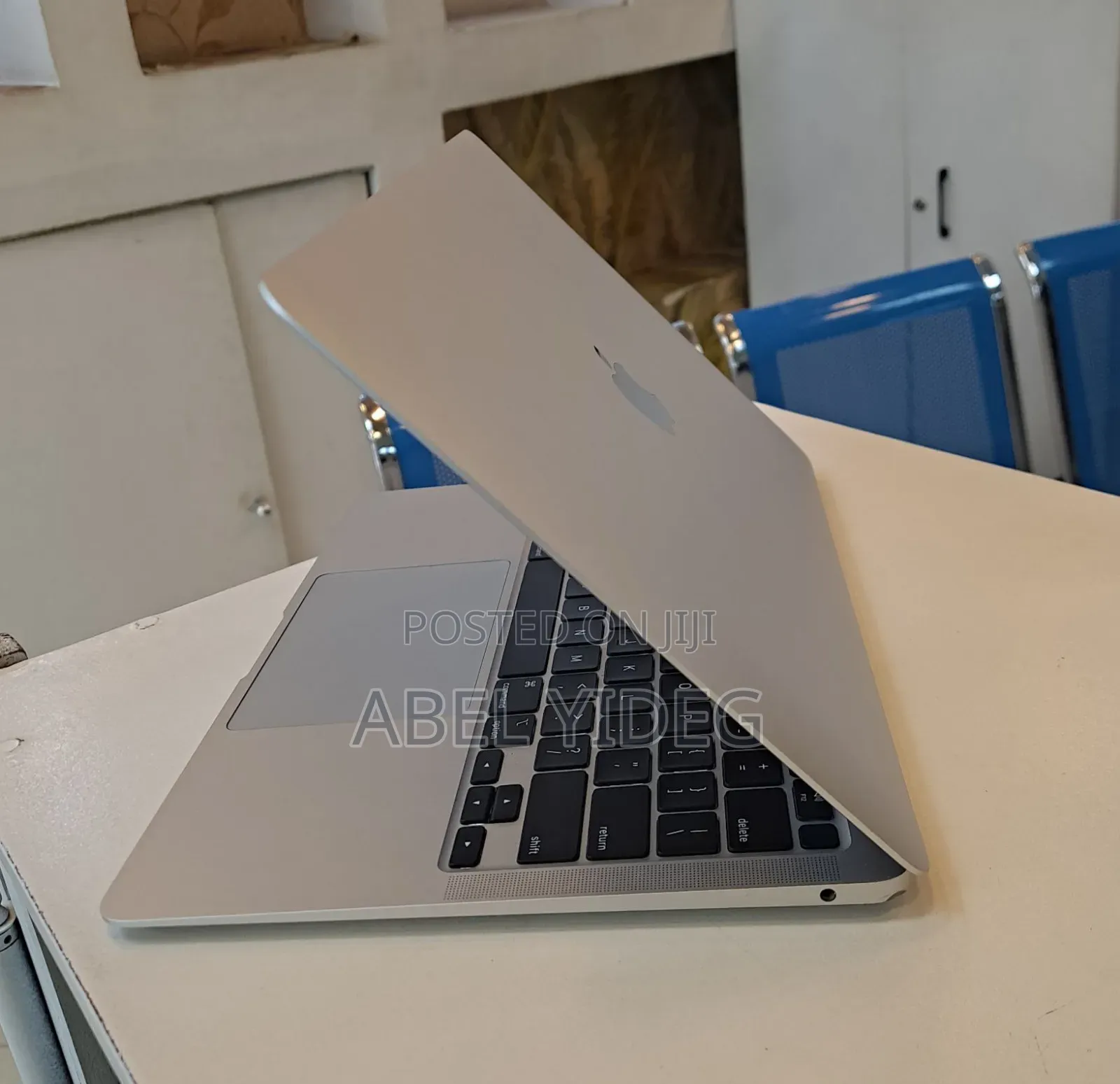 New Laptop Apple MacBook Air 2020 M1 8GB Apple M1 SSD 256GB