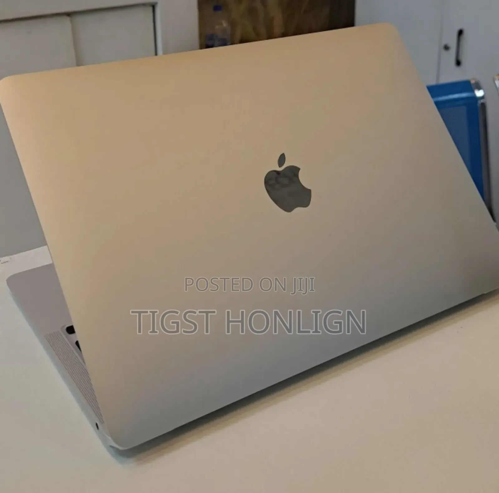 New Laptop Apple MacBook Pro 2020 M1 8GB Apple M1 SSD 256GB