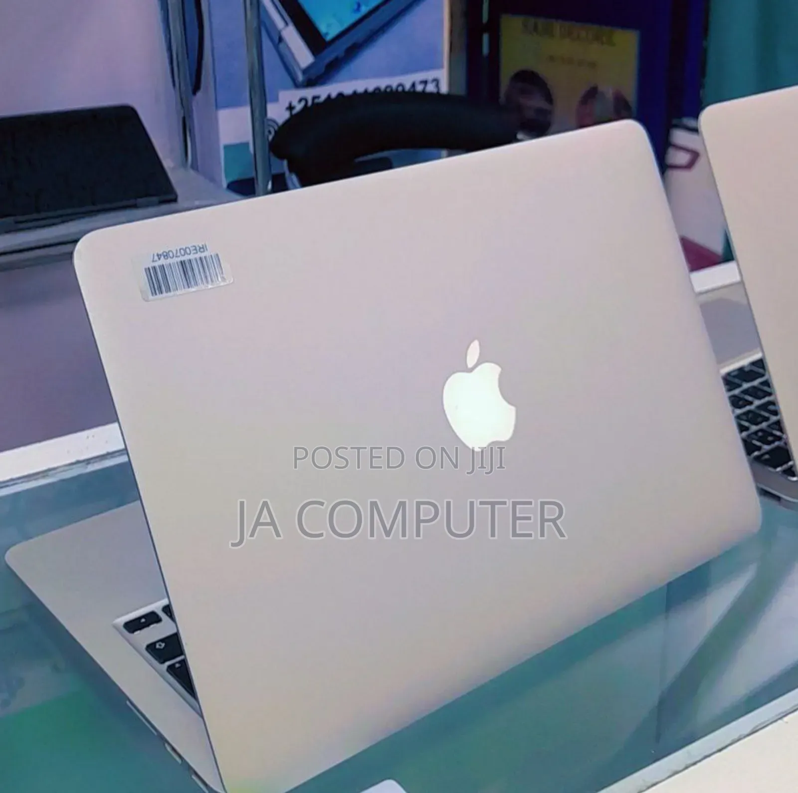 New Laptop Apple MacBook Pro 2015 8GB Intel Core I7 SSD 256GB