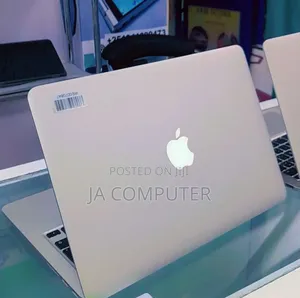 New Laptop Apple MacBook Pro 2015 8GB Intel Core I7 SSD 256GB