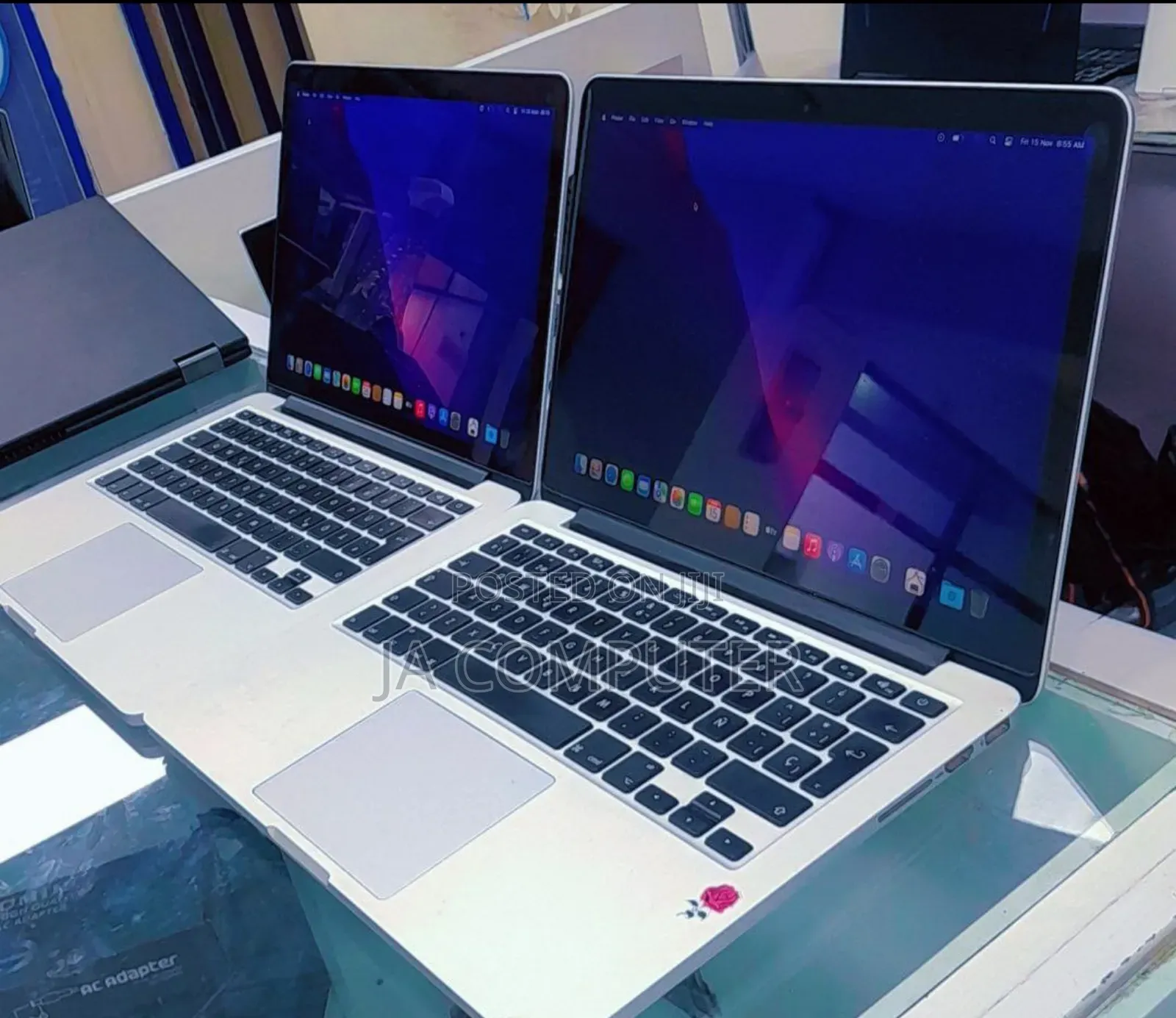 New Laptop Apple MacBook Pro 2015 8GB Intel Core I7 SSD 256GB