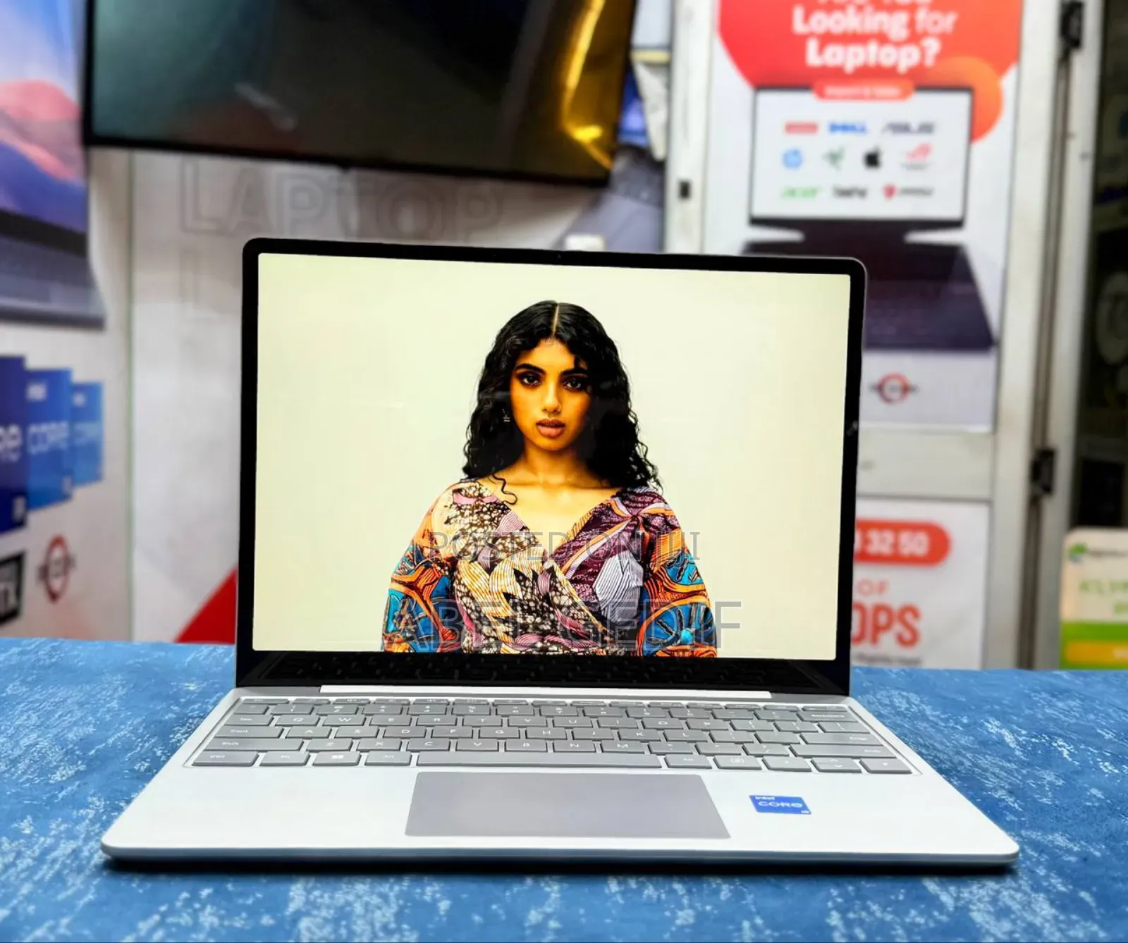 New Laptop 8GB Intel Core I5 SSD 1T