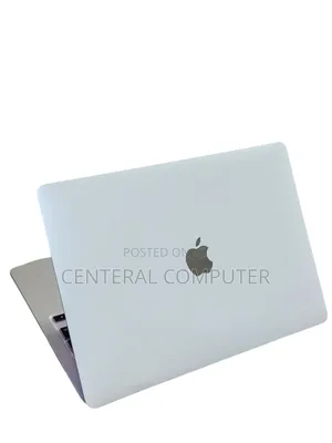 Photo - New Laptop Apple MacBook Pro 2022 M2 8GB Apple M2 SSD 512GB