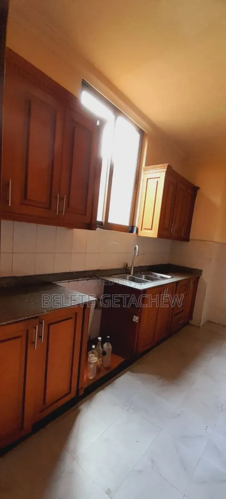 5bdrm House in Ayat, G+1, Bole for sale