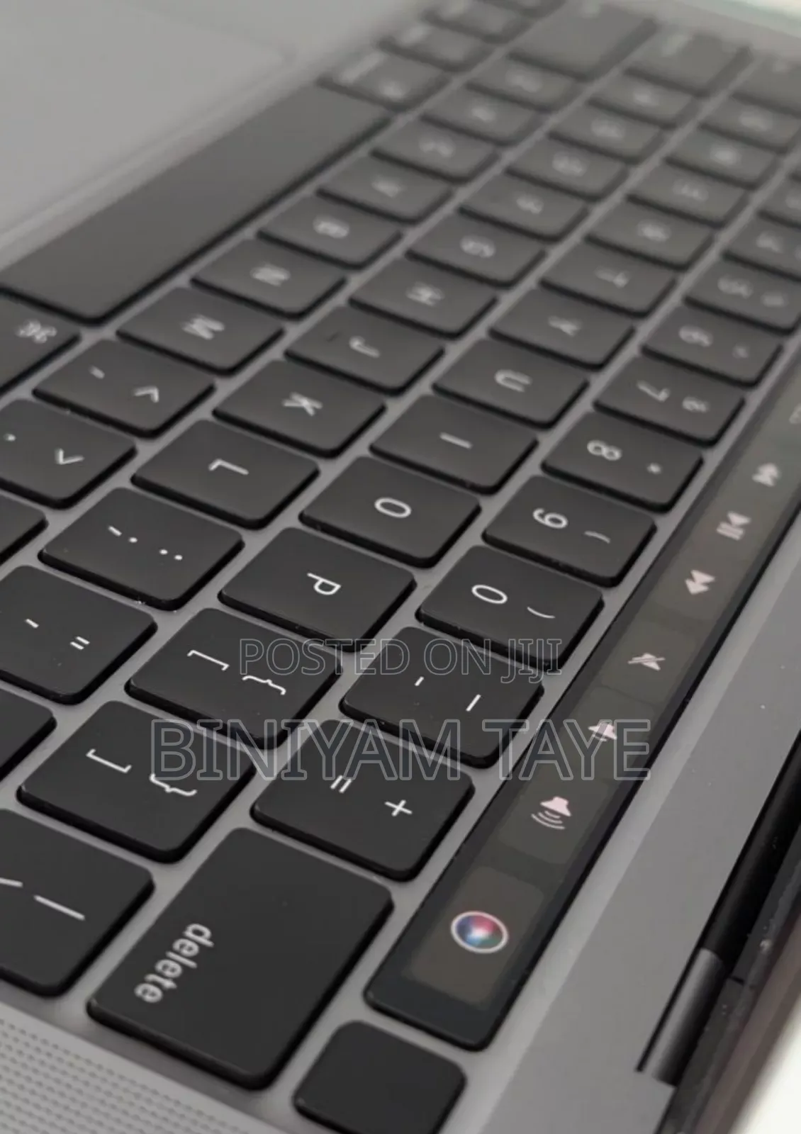 New Laptop Apple MacBook Pro 2020 M1 8GB Intel Core I5 SSD 512GB