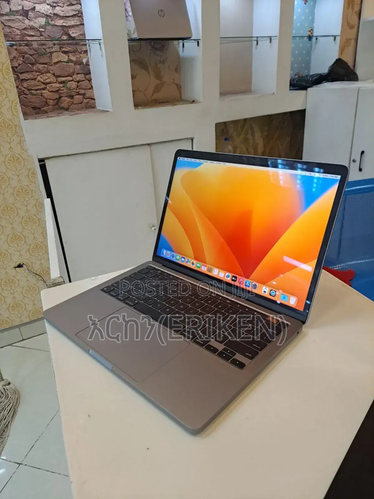 New Laptop Apple MacBook Pro M1 8GB Apple M1 Pro SSD 256GB