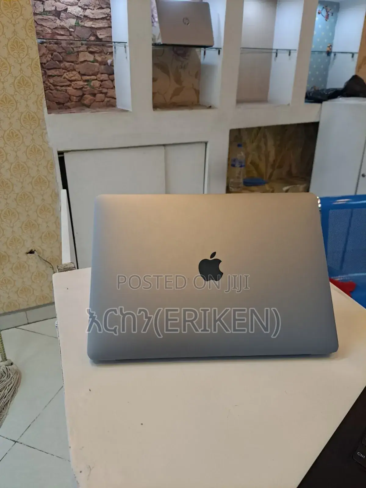 New Laptop Apple MacBook Pro M1 8GB Apple M1 Pro SSD 256GB