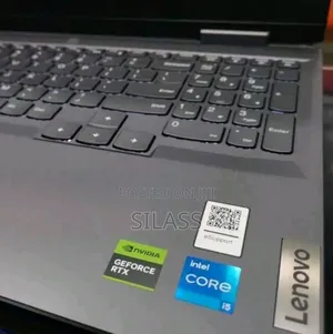 New Laptop Lenovo LOQ 15IRH8 24GB Intel Core I5 SSD 512GB