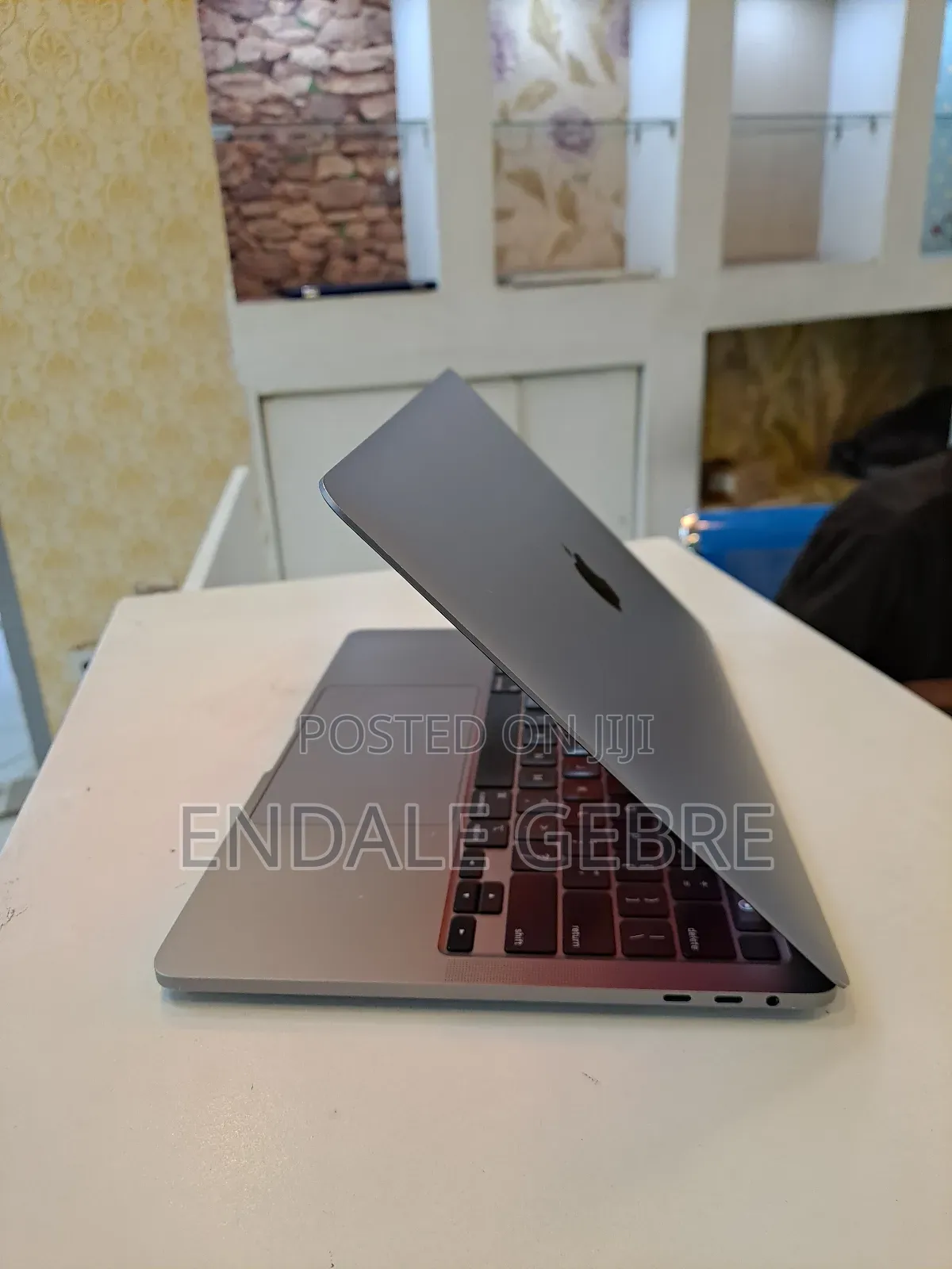 New Laptop Apple MacBook Pro 2020 16GB Intel Core I5 SSD 512GB