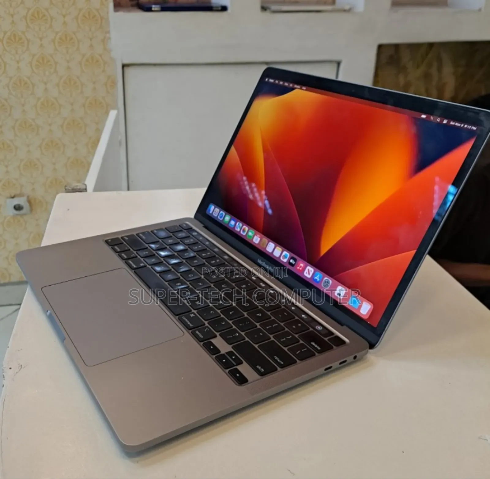New Laptop Apple MacBook Pro 2020 16GB Intel Core I5 SSD 512GB